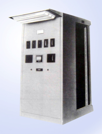 KGF系列-后开门带附接控制台及外照明柜式仪表盘